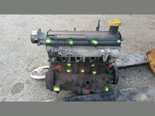 bontott RENAULT CLIO II Motor (Fűzött blokk hengerfejjel)