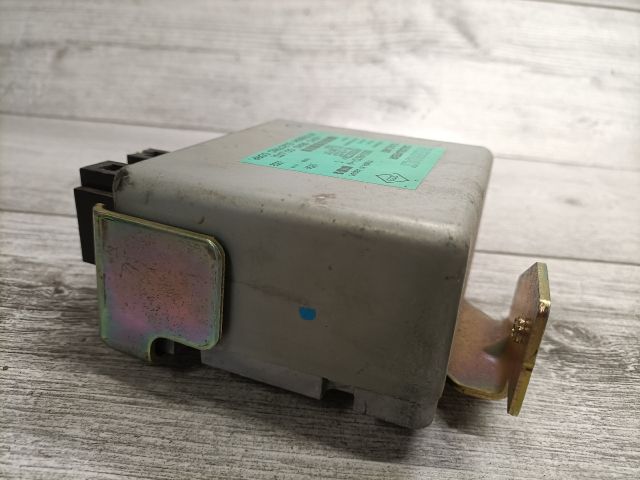 bontott RENAULT CLIO II Szervó Szivattyú Elektronika