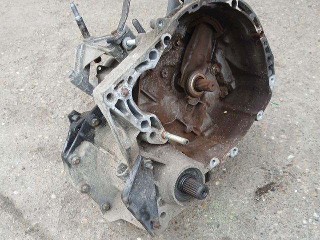 bontott RENAULT CLIO II Váltó (Mechanikus)
