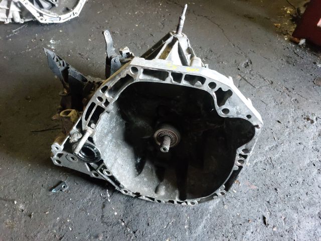 bontott RENAULT CLIO II Váltó (Mechanikus)