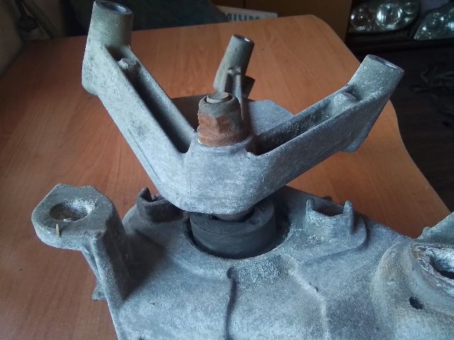 bontott RENAULT CLIO II Váltó Tartó Bak (Pozíciófüggetlen)