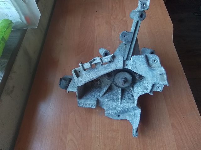 bontott RENAULT CLIO II Váltó Tartó Bak (Pozíciófüggetlen)