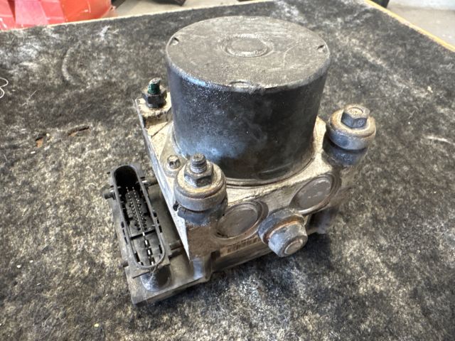 bontott RENAULT CLIO II ABS Kocka