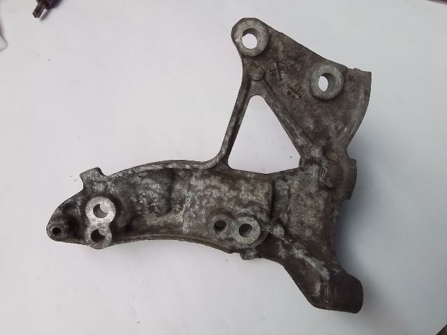 bontott RENAULT CLIO II Generátor Tartó Bak