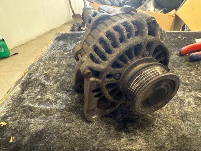 bontott RENAULT CLIO II Generátor