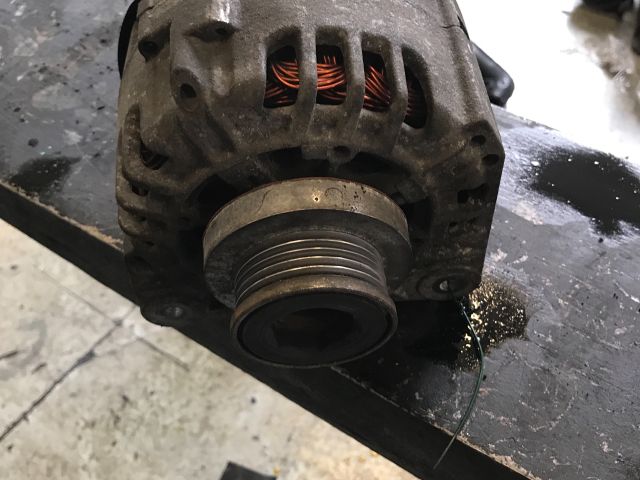 bontott RENAULT CLIO II Generátor