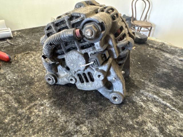 bontott RENAULT CLIO II Generátor