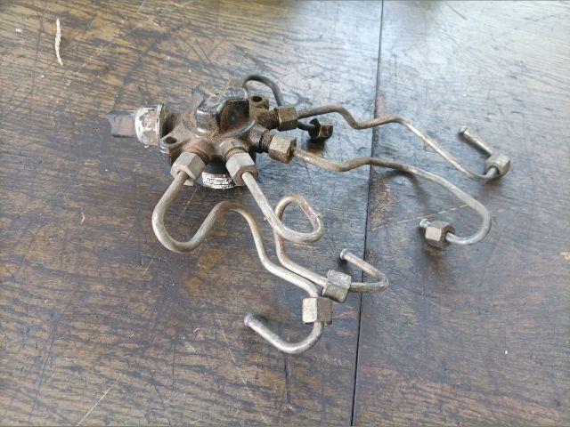 bontott RENAULT CLIO II Közösnyomócső