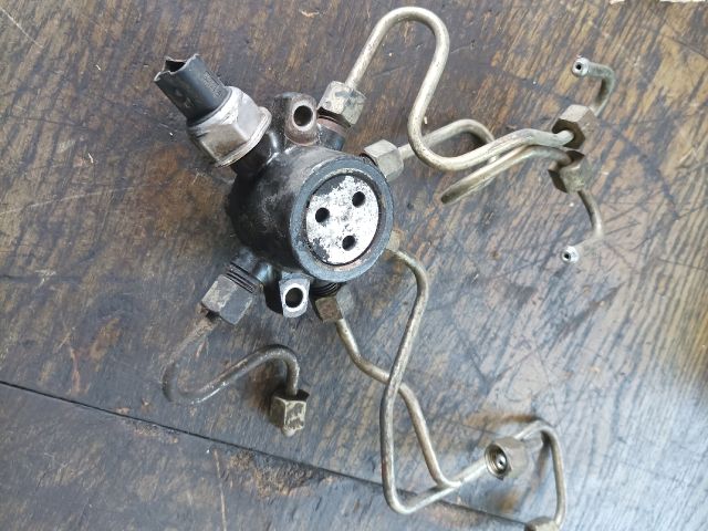 bontott RENAULT CLIO II Közösnyomócső