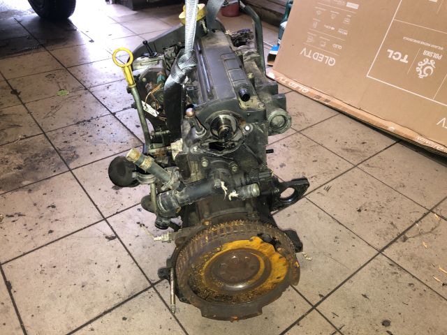 bontott RENAULT CLIO II Motor (Fűzött blokk hengerfejjel)