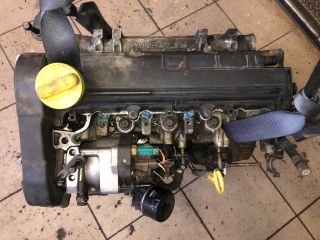 bontott RENAULT CLIO II Motor (Fűzött blokk hengerfejjel)