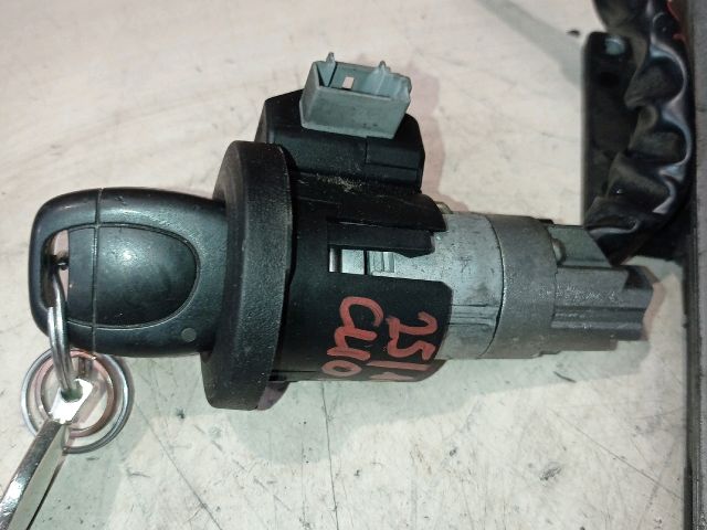 bontott RENAULT CLIO II Motorvezérlő