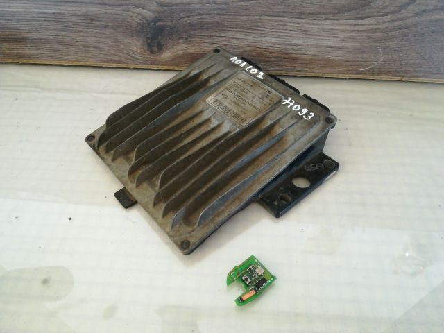 bontott RENAULT CLIO II Motorvezérlő