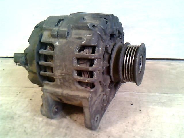 bontott RENAULT CLIO II Generátor