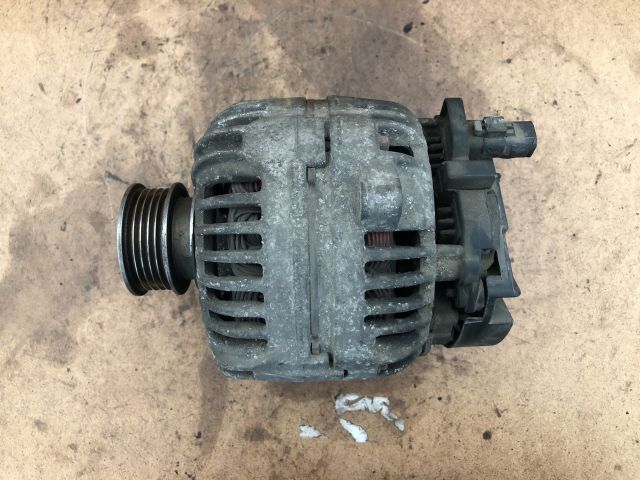 bontott RENAULT CLIO II Generátor