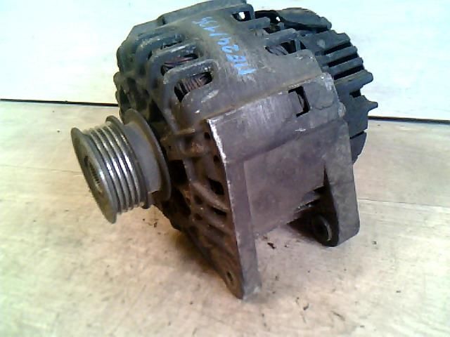 bontott RENAULT CLIO II Generátor