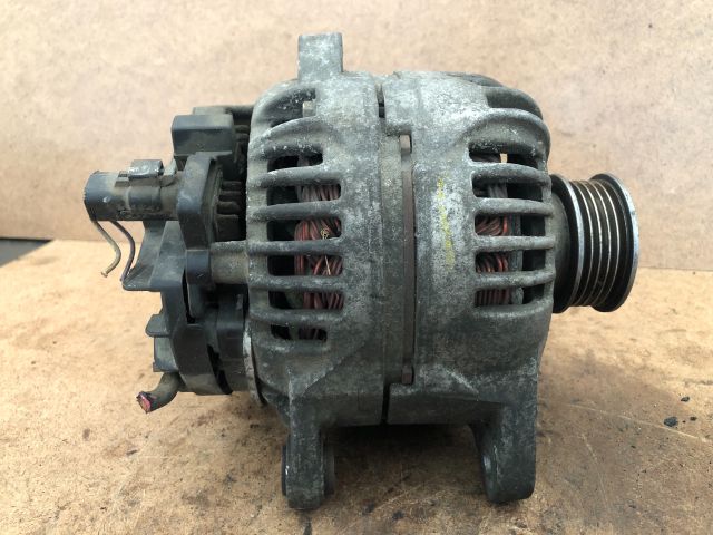 bontott RENAULT CLIO II Generátor