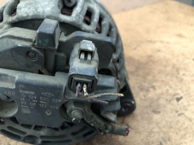 bontott RENAULT CLIO II Generátor