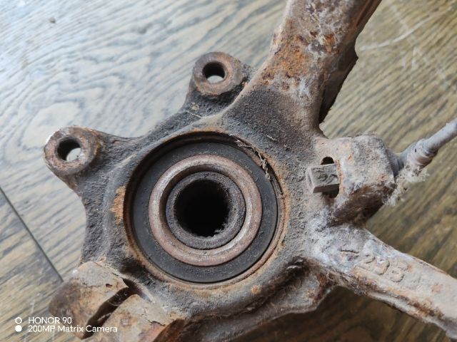 bontott RENAULT CLIO II Jobb első Csonkállvány Kerékaggyal