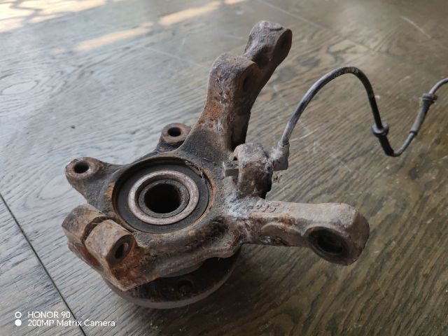 bontott RENAULT CLIO II Jobb első Csonkállvány Kerékaggyal