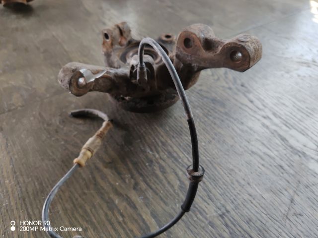 bontott RENAULT CLIO II Jobb első Csonkállvány Kerékaggyal