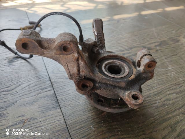 bontott RENAULT CLIO II Jobb első Csonkállvány Kerékaggyal