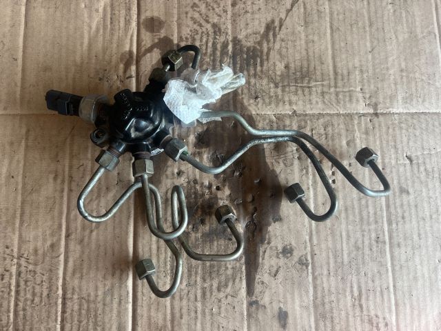 bontott RENAULT CLIO II Közösnyomócső