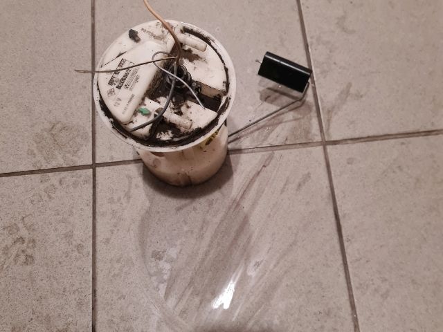 bontott RENAULT CLIO II Üzemanyagszint Jeladó