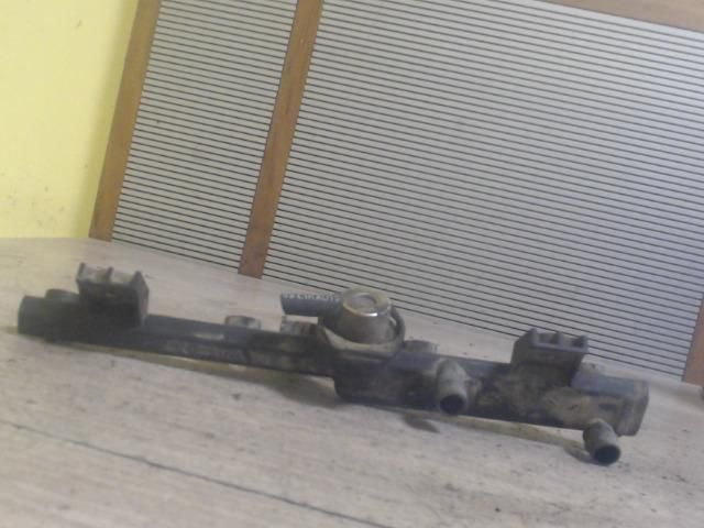 bontott RENAULT CLIO II Porlasztó Sor / Híd