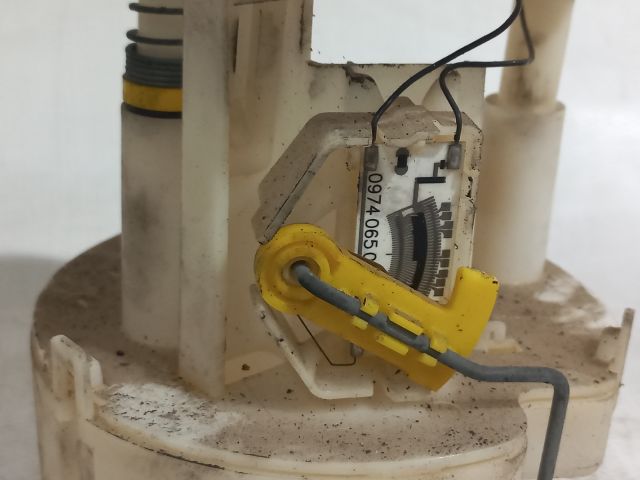 bontott RENAULT CLIO II Üzemanyagszint Jeladó