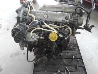 bontott RENAULT CLIO II Motor (Fűzött blokk hengerfejjel)