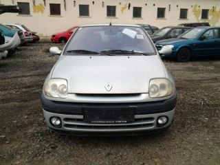 bontott RENAULT CLIO II Motor (Fűzött blokk hengerfejjel)