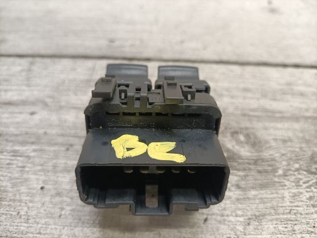 bontott RENAULT CLIO II Ablakemelő Kapcsoló Négyes / Kettes