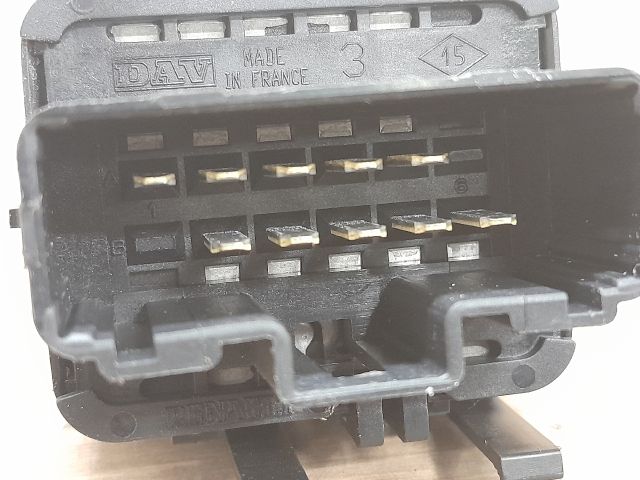 bontott RENAULT CLIO II Ablakemelő Kapcsoló Négyes / Kettes