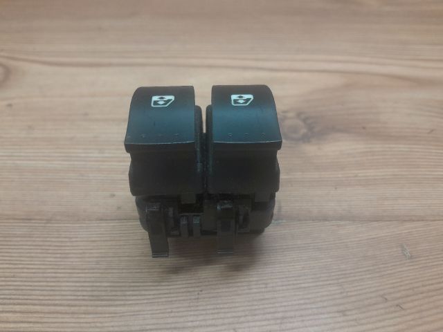 bontott RENAULT CLIO II Ablakemelő Kapcsoló Négyes / Kettes