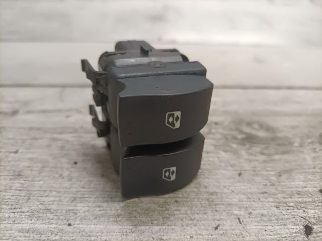 bontott RENAULT CLIO II Ablakemelő Kapcsoló Négyes / Kettes