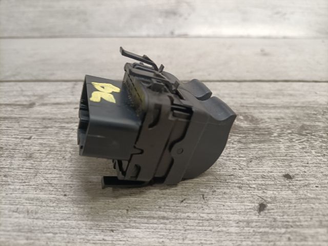 bontott RENAULT CLIO II Ablakemelő Kapcsoló Négyes / Kettes