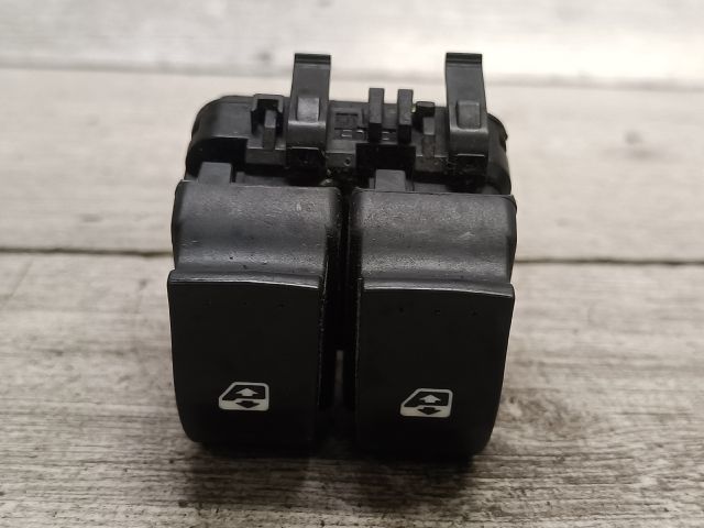 bontott RENAULT CLIO II Ablakemelő Kapcsoló Négyes / Kettes