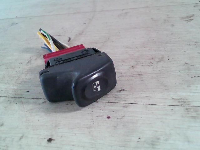 bontott RENAULT CLIO II Ablakemelő Kapcsoló (Pozíciófüggetlen)