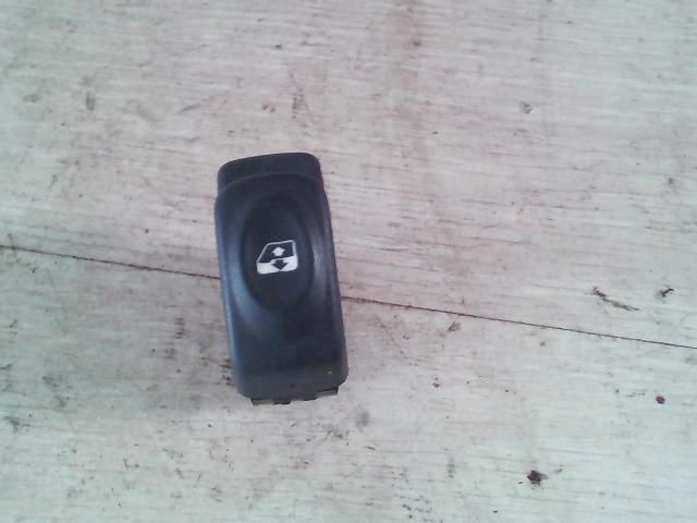 bontott RENAULT CLIO II Ablakemelő Kapcsoló (Pozíciófüggetlen)