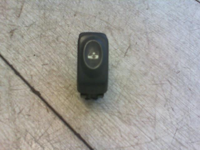 bontott RENAULT CLIO II Ablakemelő Kapcsoló (Pozíciófüggetlen)