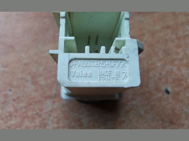 bontott RENAULT CLIO II Ablakfűtés Kapcsoló