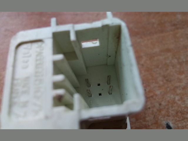 bontott RENAULT CLIO II Ablakfűtés Kapcsoló