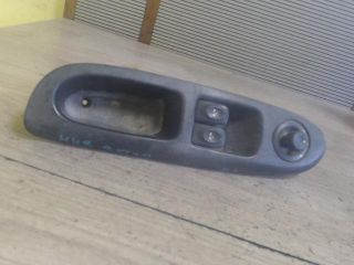 bontott RENAULT CLIO II Bal első Ablakemelő Kapcsoló