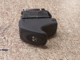 bontott RENAULT CLIO II Bal első Ablakemelő Kapcsoló