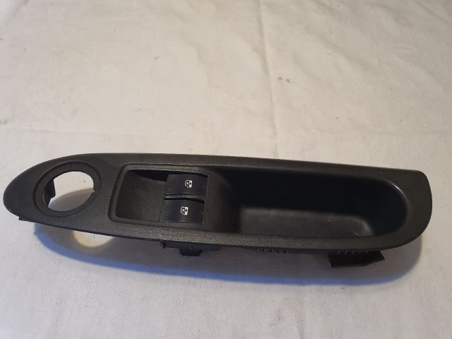 bontott RENAULT CLIO II Bal első Ablakemelő Kapcsoló