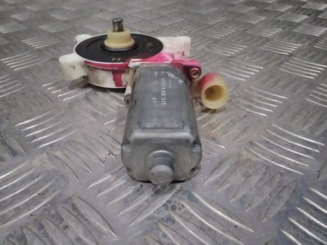 bontott RENAULT CLIO II Bal első Ablakemelő Motor