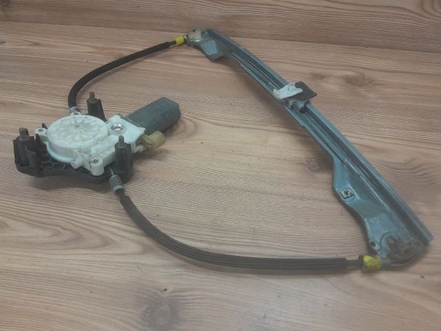 bontott RENAULT CLIO II Bal első Ablakemelő Szerkezet (Elektromos)