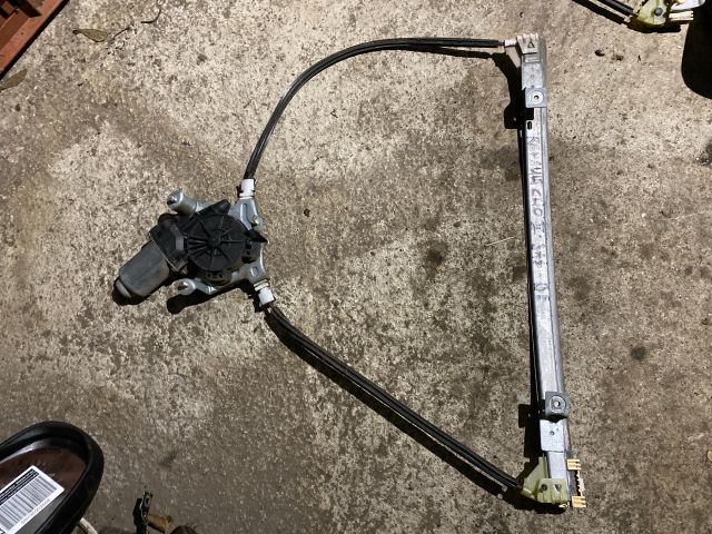 bontott RENAULT CLIO II Bal első Ablakemelő Szerkezet (Elektromos)