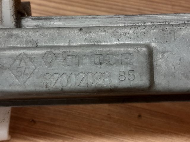 bontott RENAULT CLIO II Bal első Ablakemelő Szerkezet (Elektromos)